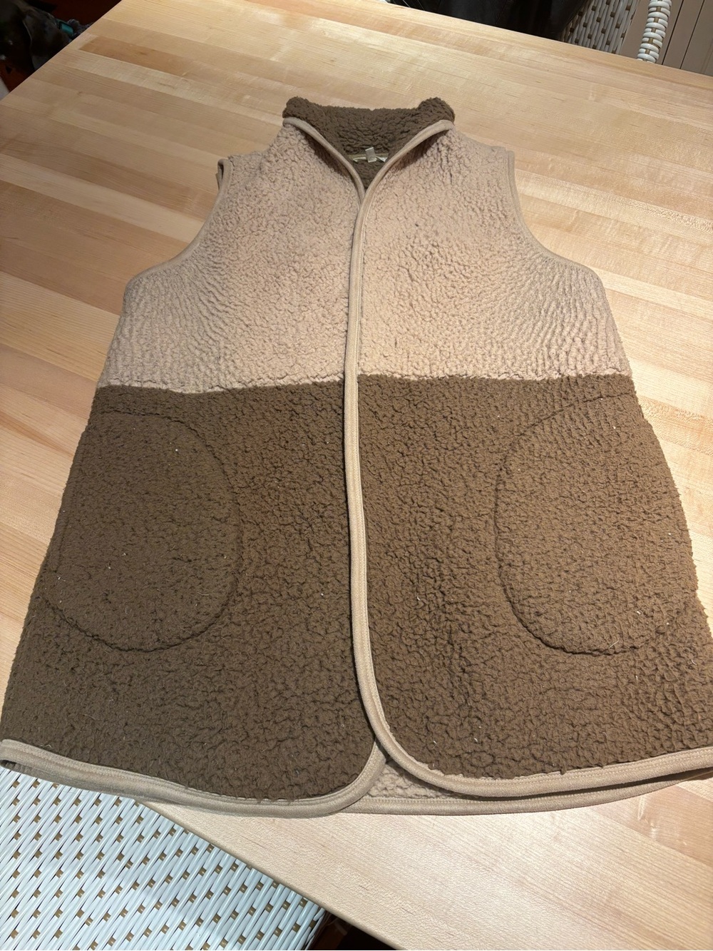 Fuzzy sweater Vest